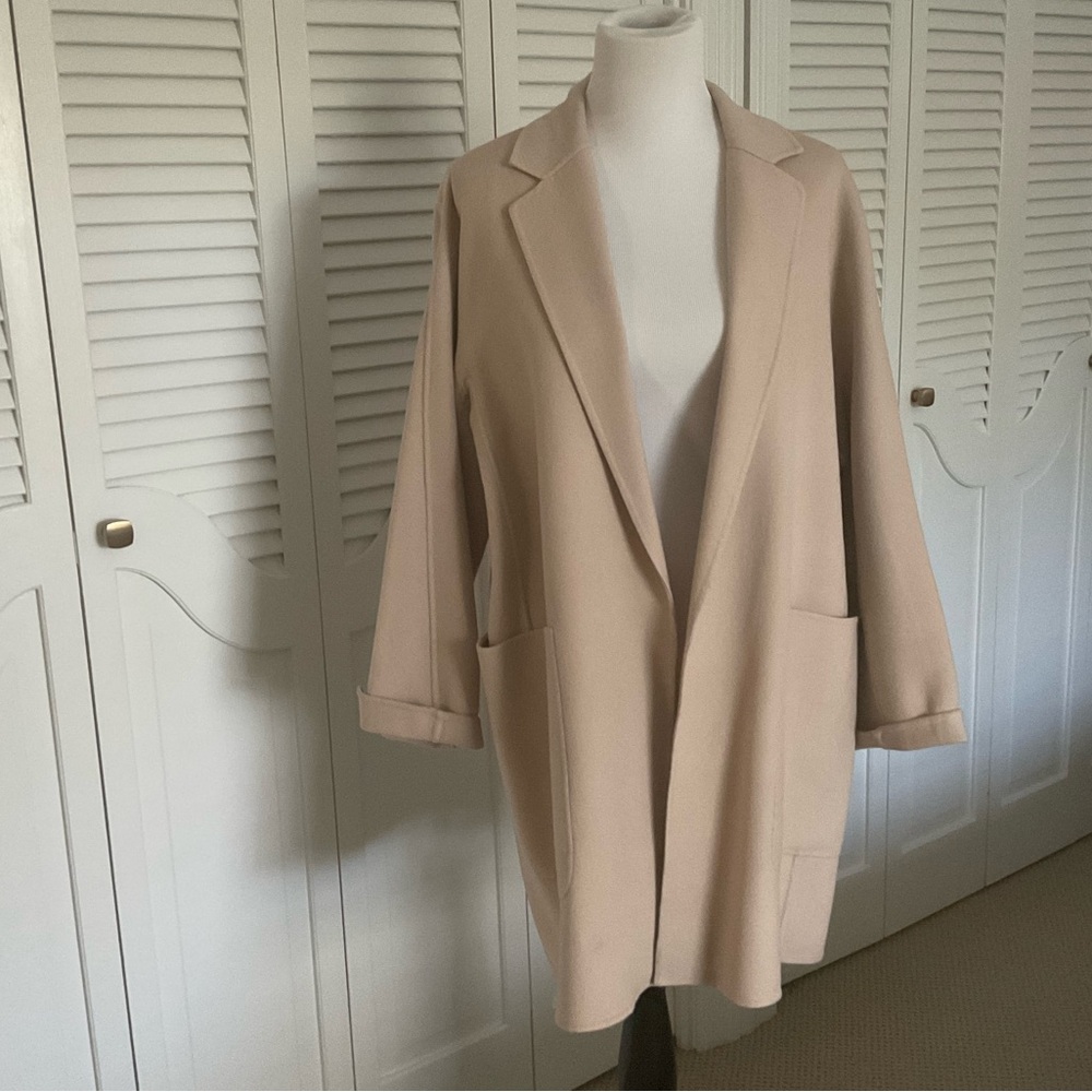 MASSIMO DUTTI BEIGE WOOL COAT SIZE L .